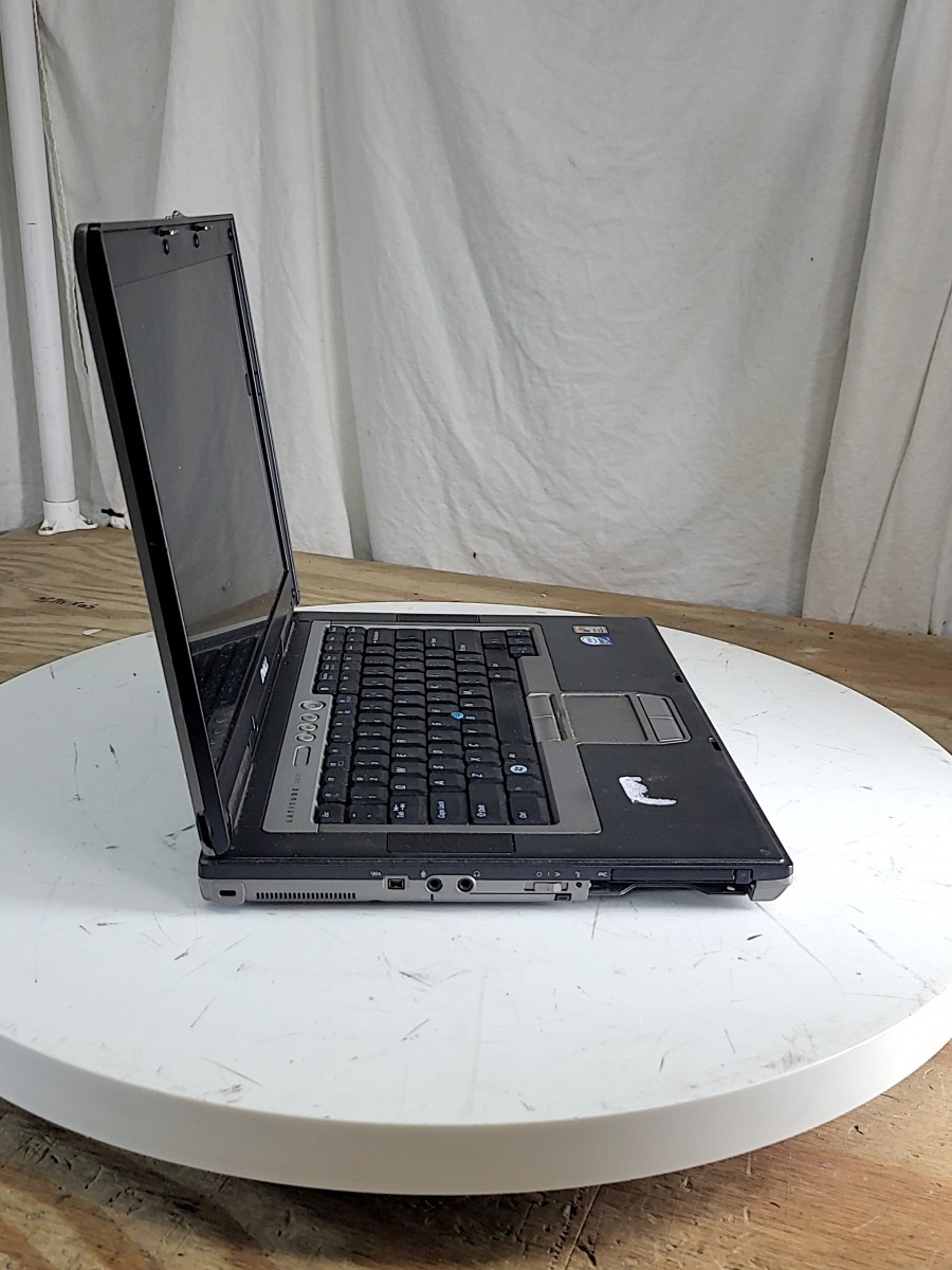 DELL LATITUDE D830 Laptop Intel CORE2 DUO T7250 4GB SEE NOTES