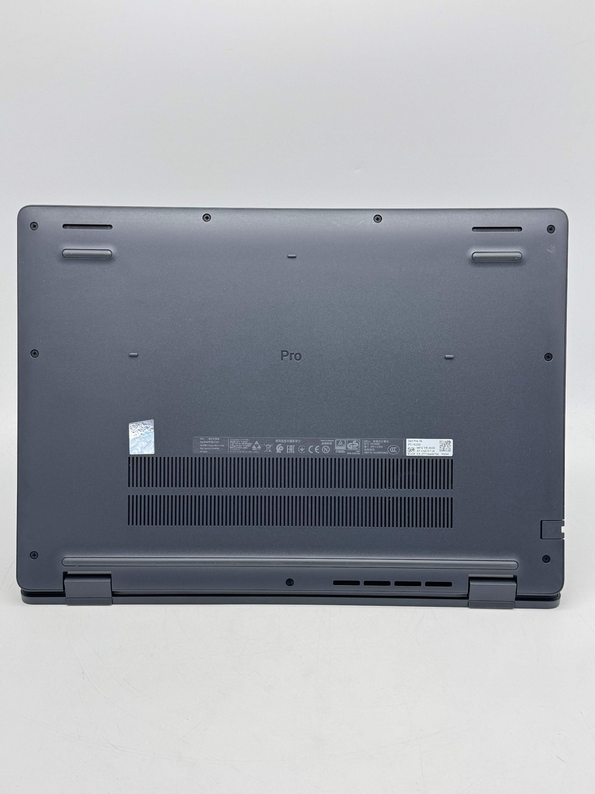 Dell Pro 16 PC16250 16″ Core 3 8GB 256GB SSD Black Used