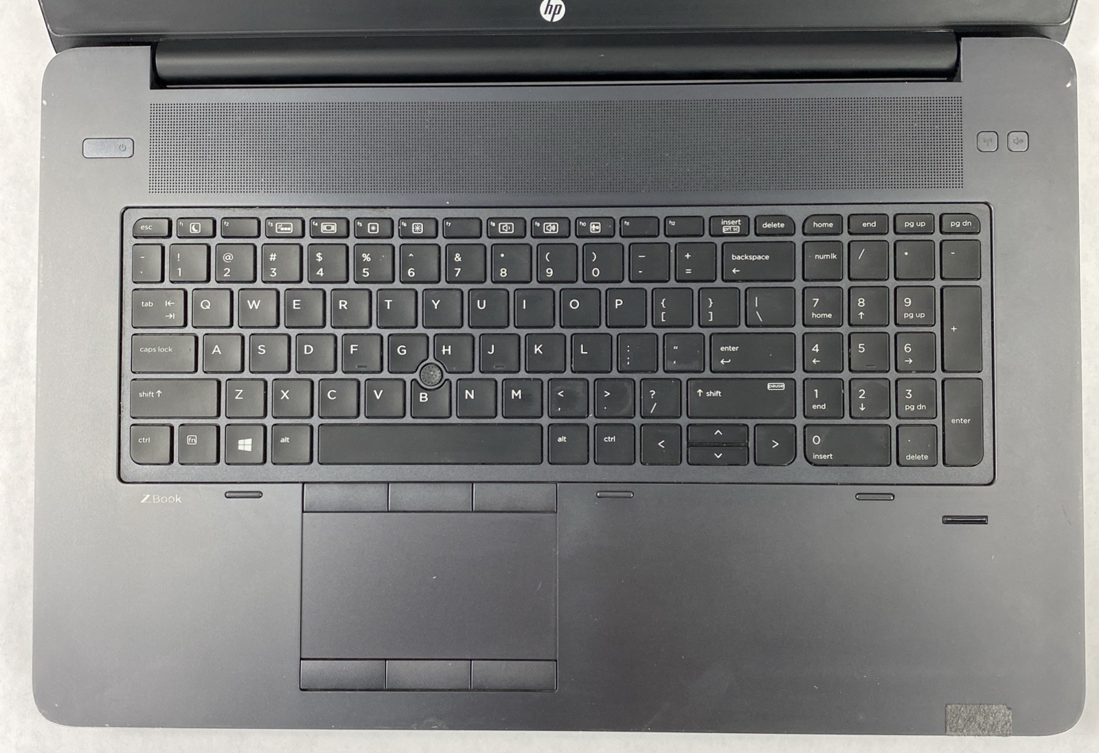 HP ZBook 17 G3 Xeon E3 1535M v5 2.90 GHz 16 GB RAM 17.3″ No Battery No HDD No OS