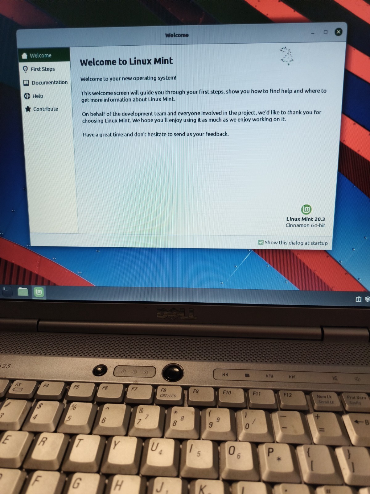 WORKING Dell Inspiron 1525 Laptop @ 2.2GHz, 4GB RAM, 250GB HDD DVD LINUX charger