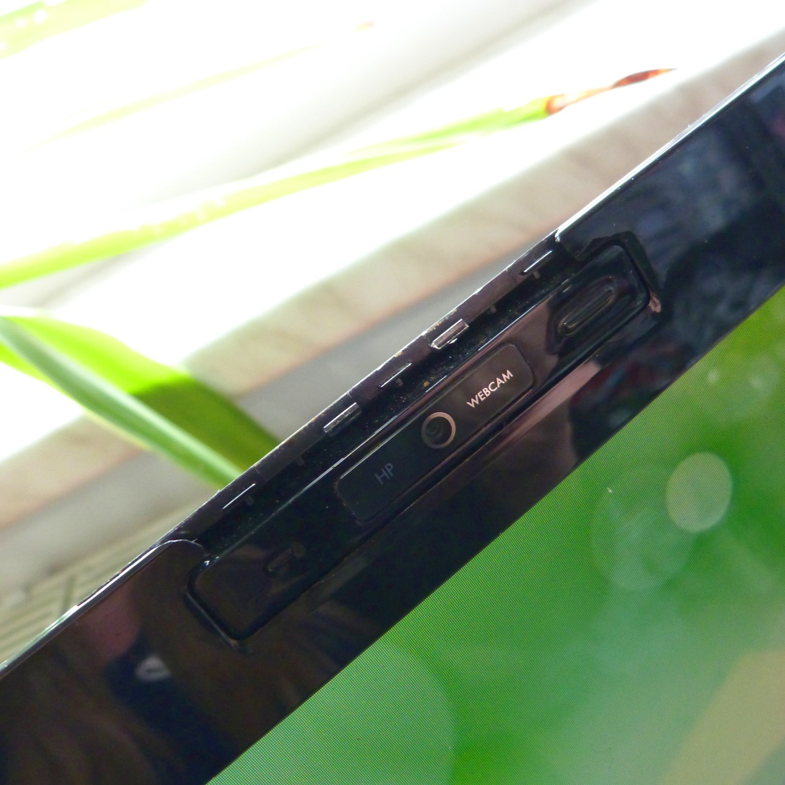 Faulty device HP HDX 9000 20-inch cinema monster car 250 GB SSD Windows 10 HDMI