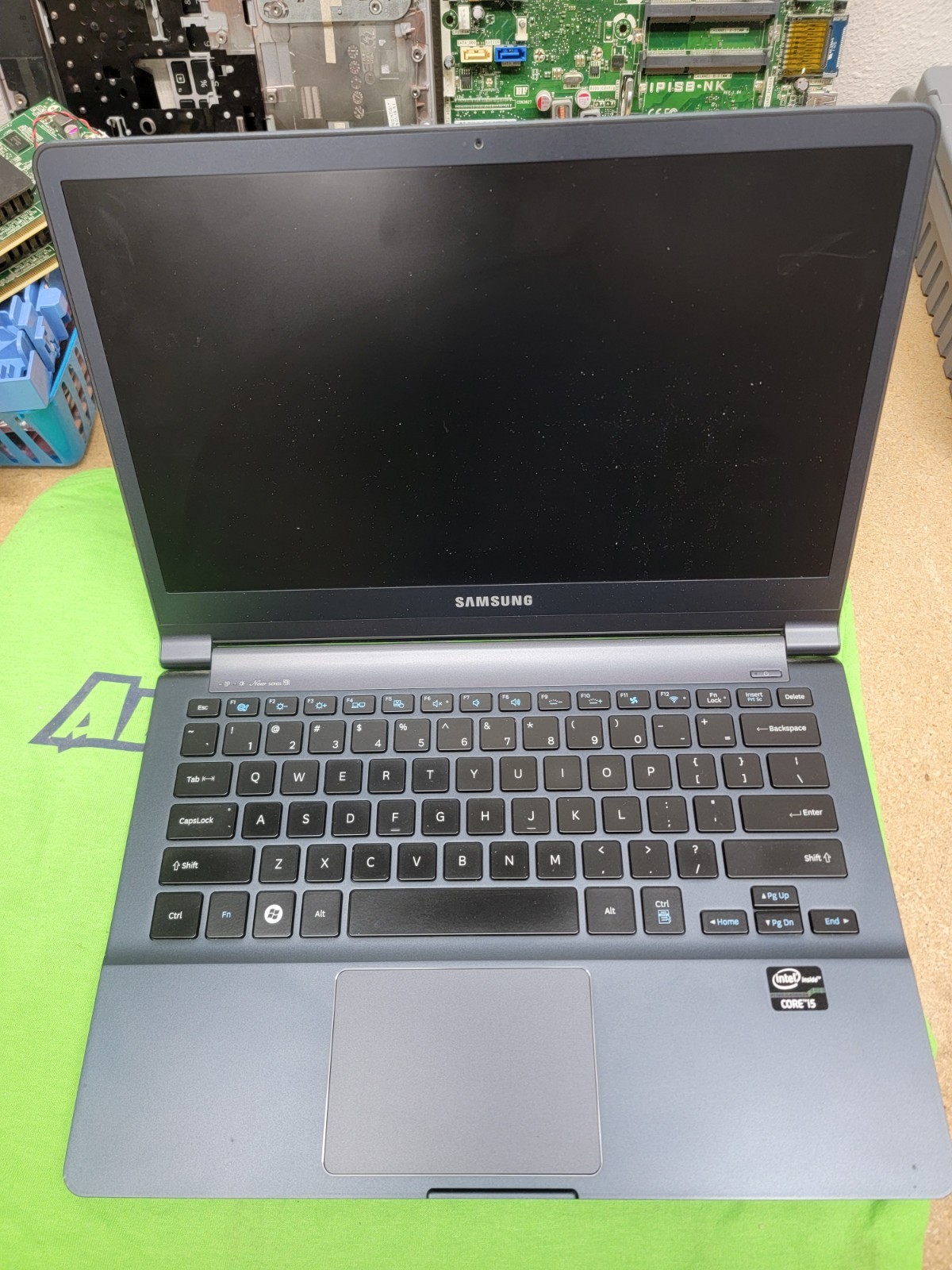 Samsung Notebook NP900X3C 13.3″ Laptop i5 – NO POWER – FOR PARTS OR REPAIR