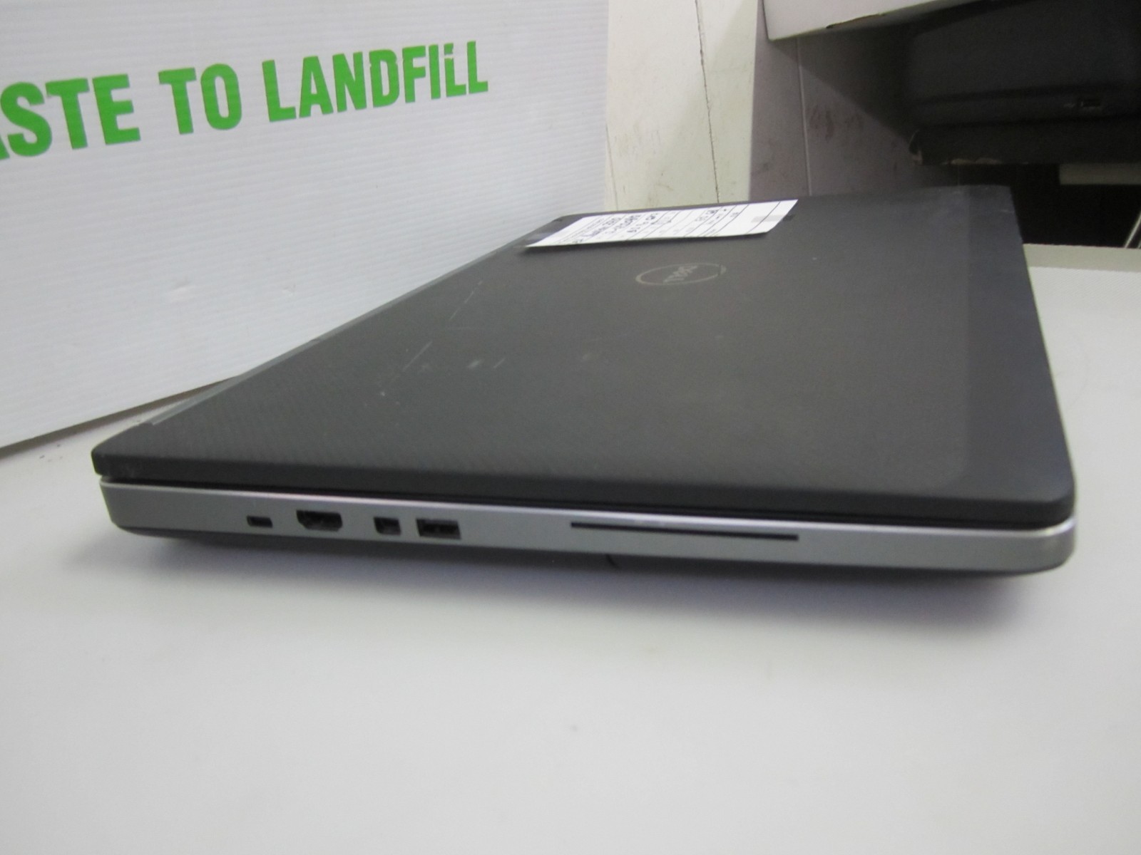 Dell Precision 7710 i7-6920HQ 2.90GHz 512GB M2SSD 16GB, LAPTOP + AC NO BTRY/OS