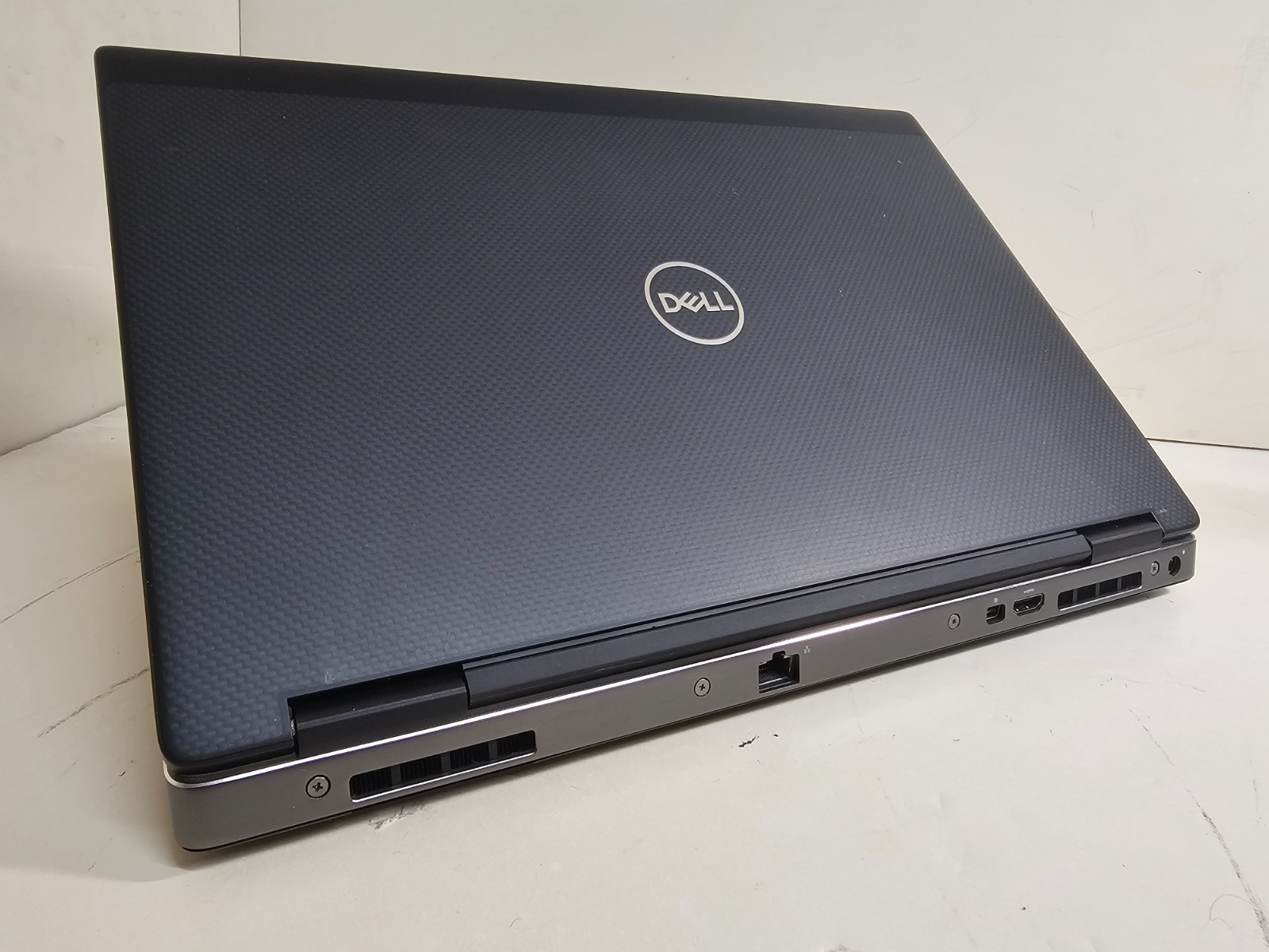 Dell Precision 7530 Laptop – 2.6 GHz i7-8850H 16GB 256GB SSD Cam P1000 15.6″ SP1