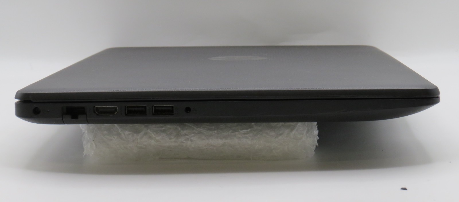 HP 17 TY0021DX i5-7200U @ 2.5GHz 8GB DDR4 256GB SSD 17.3″ No OS