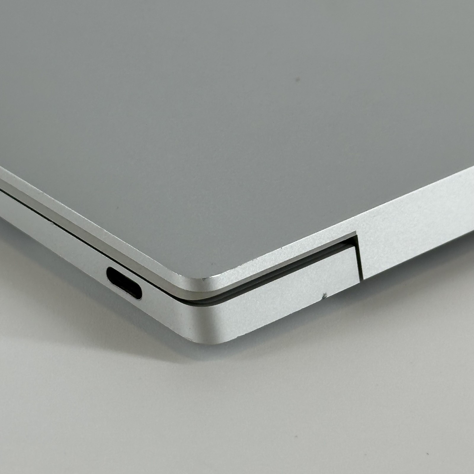 Dell XPS 13 Plus 9320 Silver FHD+ 2.1 GHz i7-1260P 32GB 1TB SSD – Bad Camera