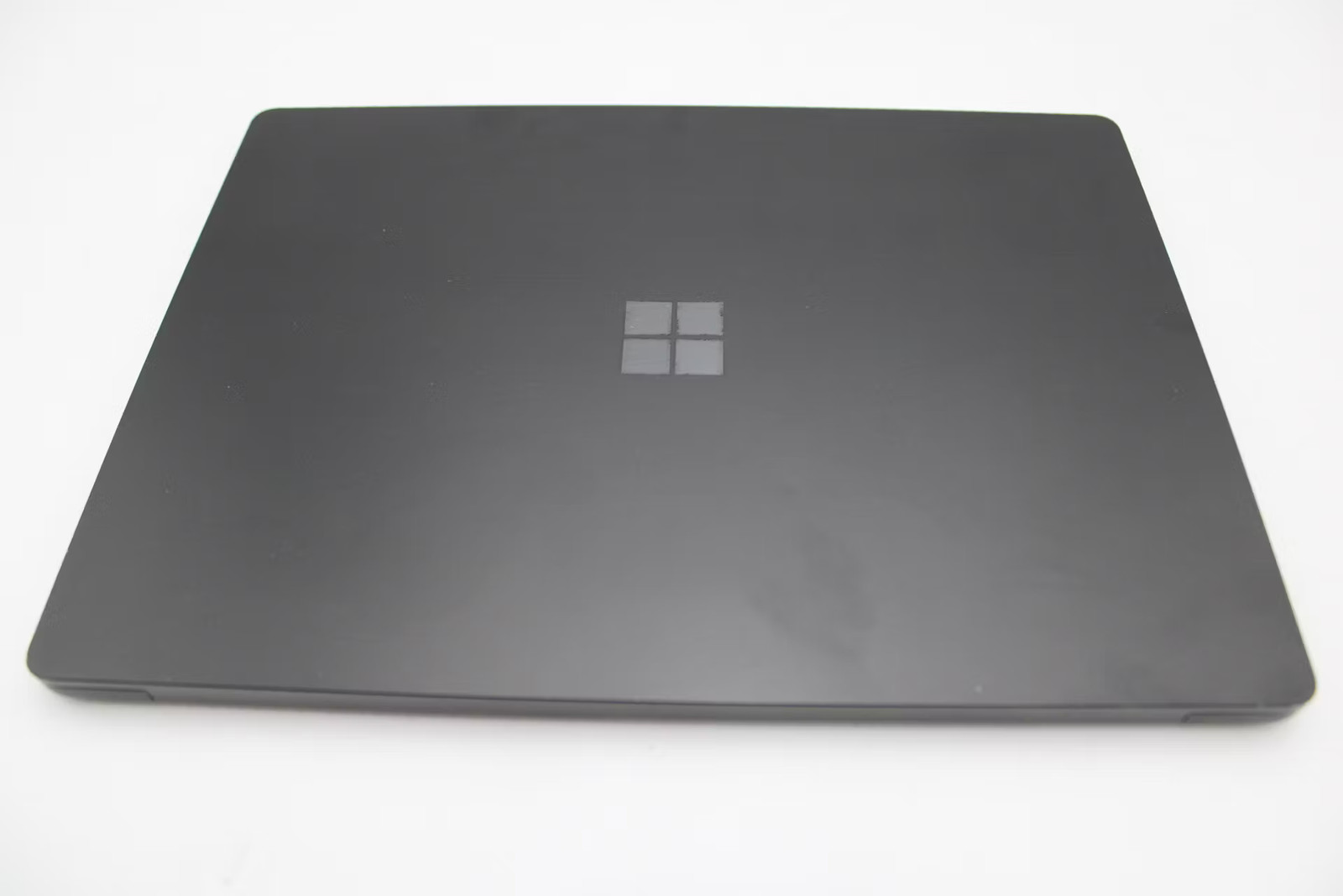 Microsoft Surface Laptop 4 Used 13.5″ i7-1185G7, 256GB NVMe, 16GB RAM