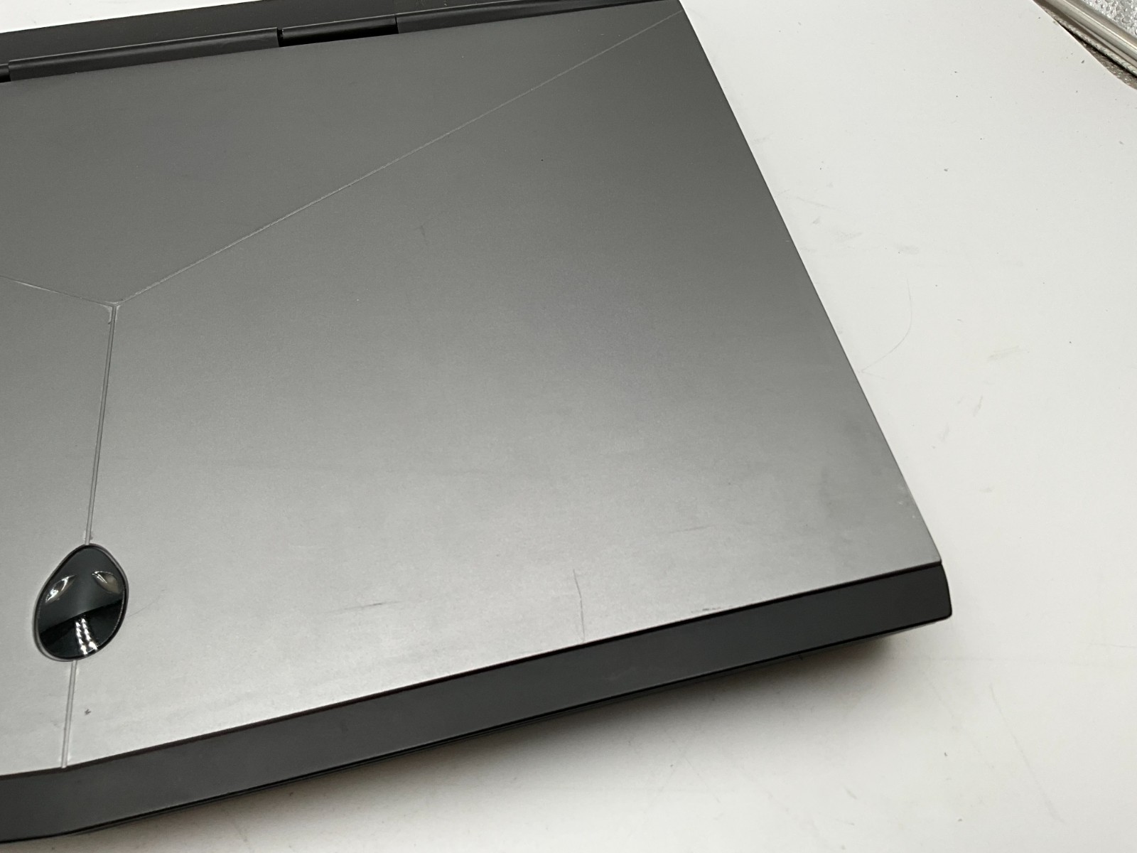 Alienware 15 R3 P69F001 i7-7700HQ 32GB 1TB GTX 1070 NO OS LAPTOP 15.6″ 3N3VYF2