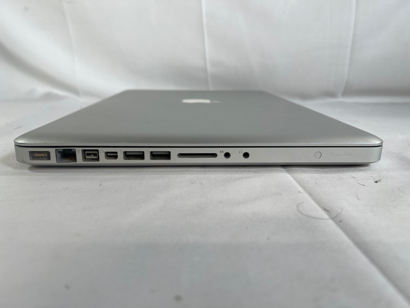 Apple MacBook Pro Mid 2009 2.53 GHz Core 2 Duo No Drive 15″ FOR PARTS/REPAIR