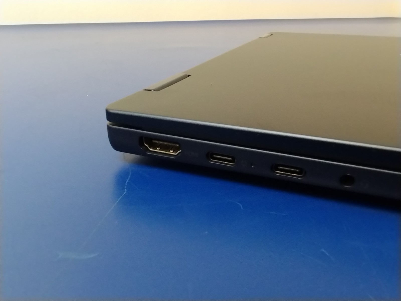 LENOVO IdeaPad 5 2-in-1 14AKP10 AMD Ryzen AI 7 350, 2.00 GHz 16 GB RAM 1 TB NVMe
