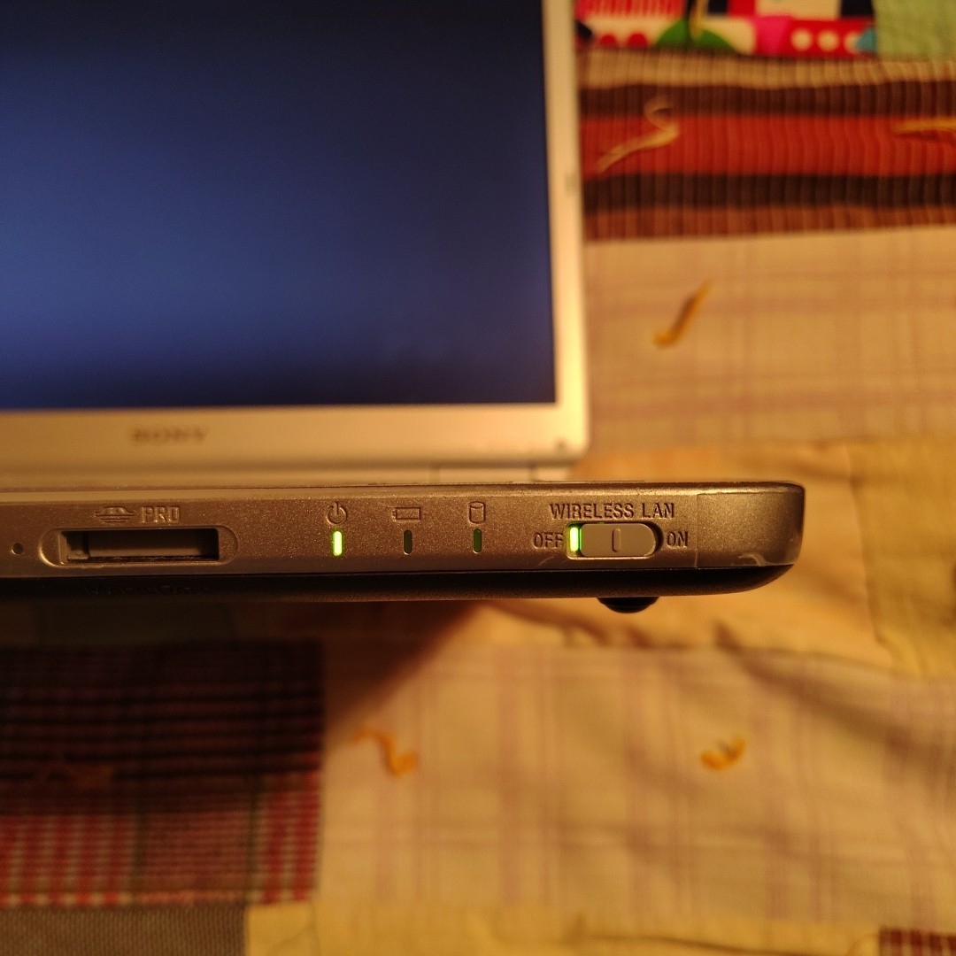 Sony VAIO Model PCG-7Z2L Silver 15.4″ Notebook Laptop – Powers On **READ DESC*