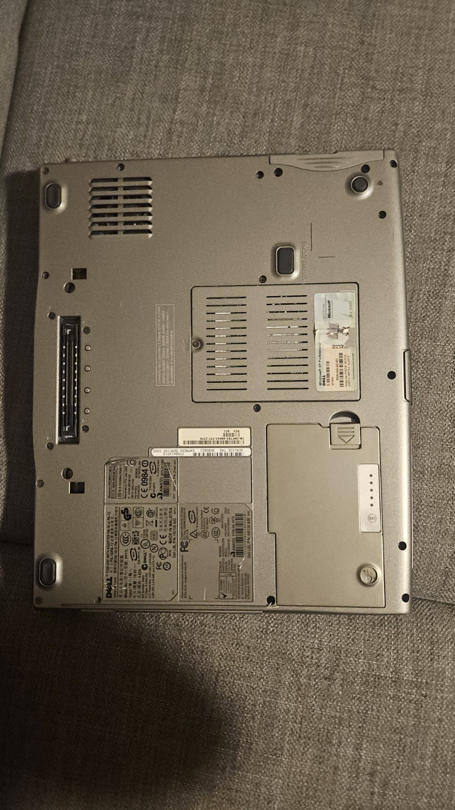 Dell Latitude D520 Laptop Core 2 Duo 1.66GHz No Hard Drive Untested