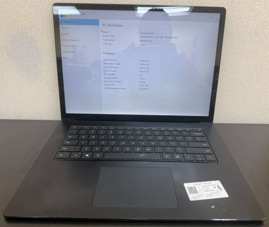 Microsoft Surface Laptop 3 15in i7 16GB 512GB SSD Black CRACKED LCD Screen