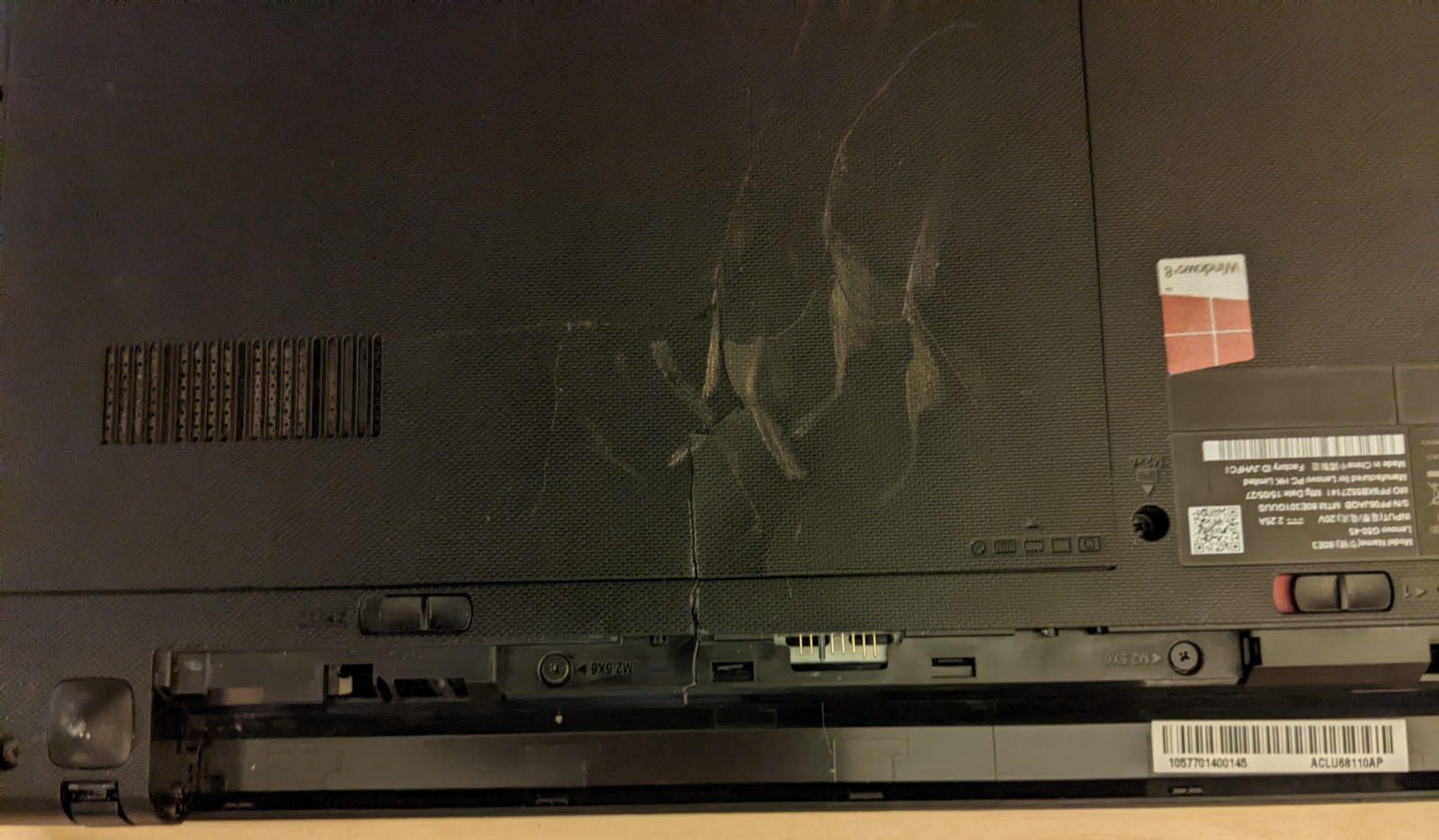 Lenovo G50-45 80E3 Laptop Broken screen No HDD NO AC AMD A8-6410 2.00GHz 6GB RAM