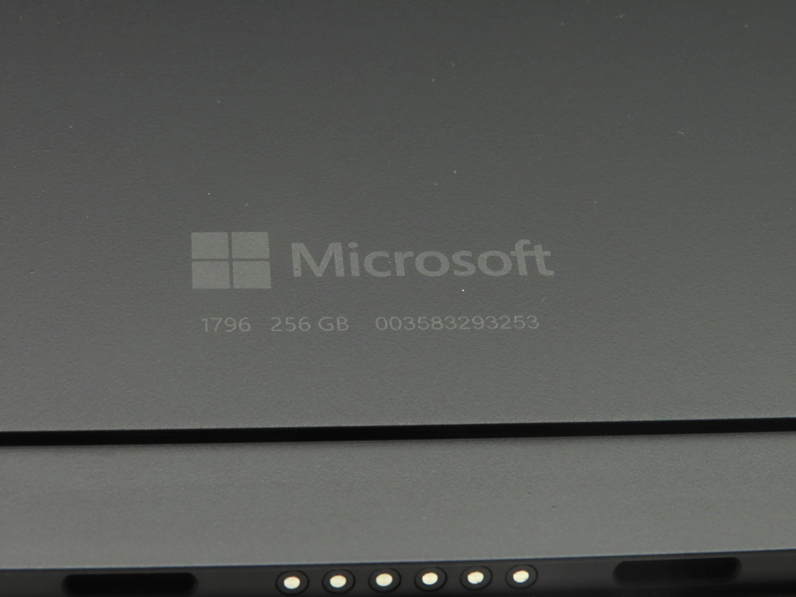 Microsoft Surface Pro 6 1796 Intel Core i7-8650U 1.9GHz 8GB RAM 256GB SSD