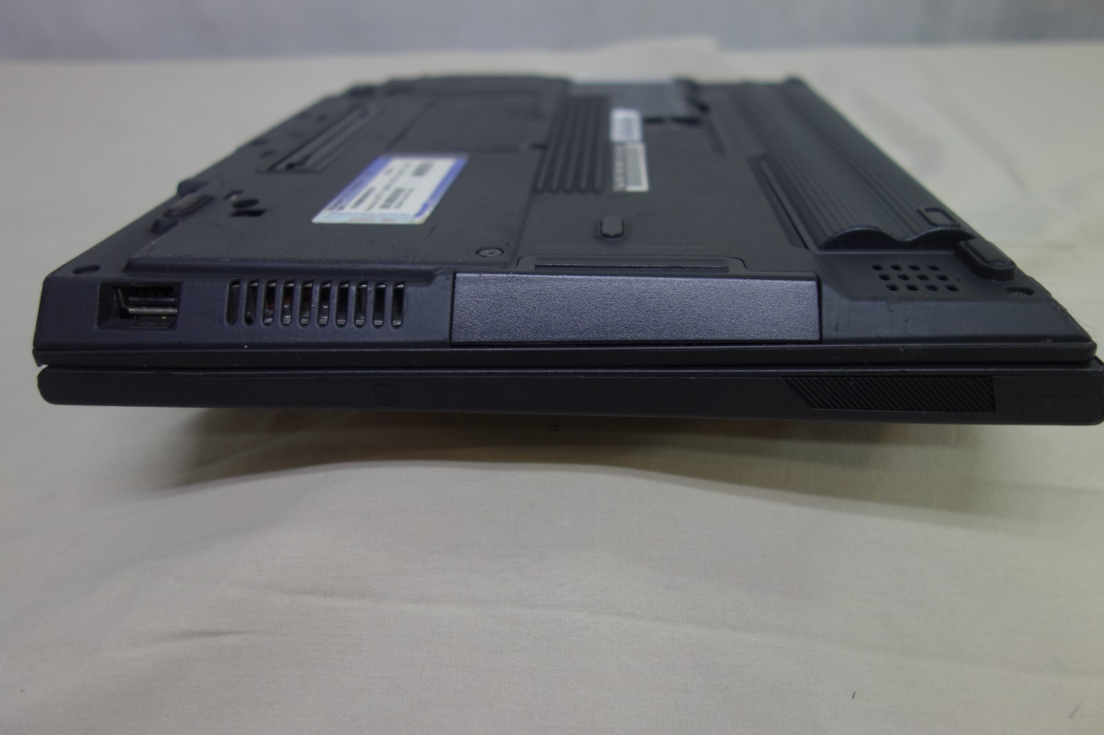 IBM Thinkpad X22 2662 12.1” Laptop Intel Pentium III 800MHz 256MB Screen damage