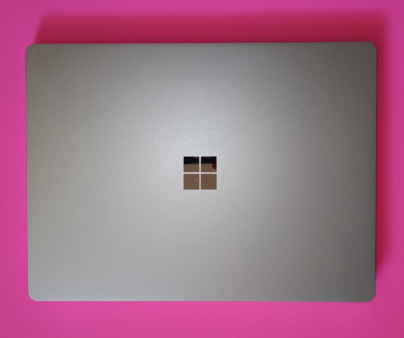 Microsoft Surface Laptop Go 12.4″ Touch Intel i5-1035G1 4GB 256GB SSD Win 11 Pro