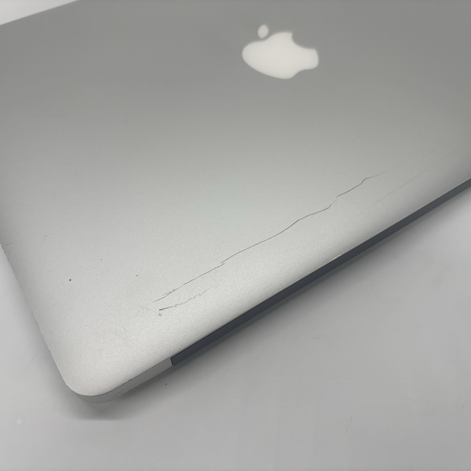 Apple MacBook Air A1466 (2012) Intel i5-3427u 1.80 GHz 4 GB RAM 500 GB SSD