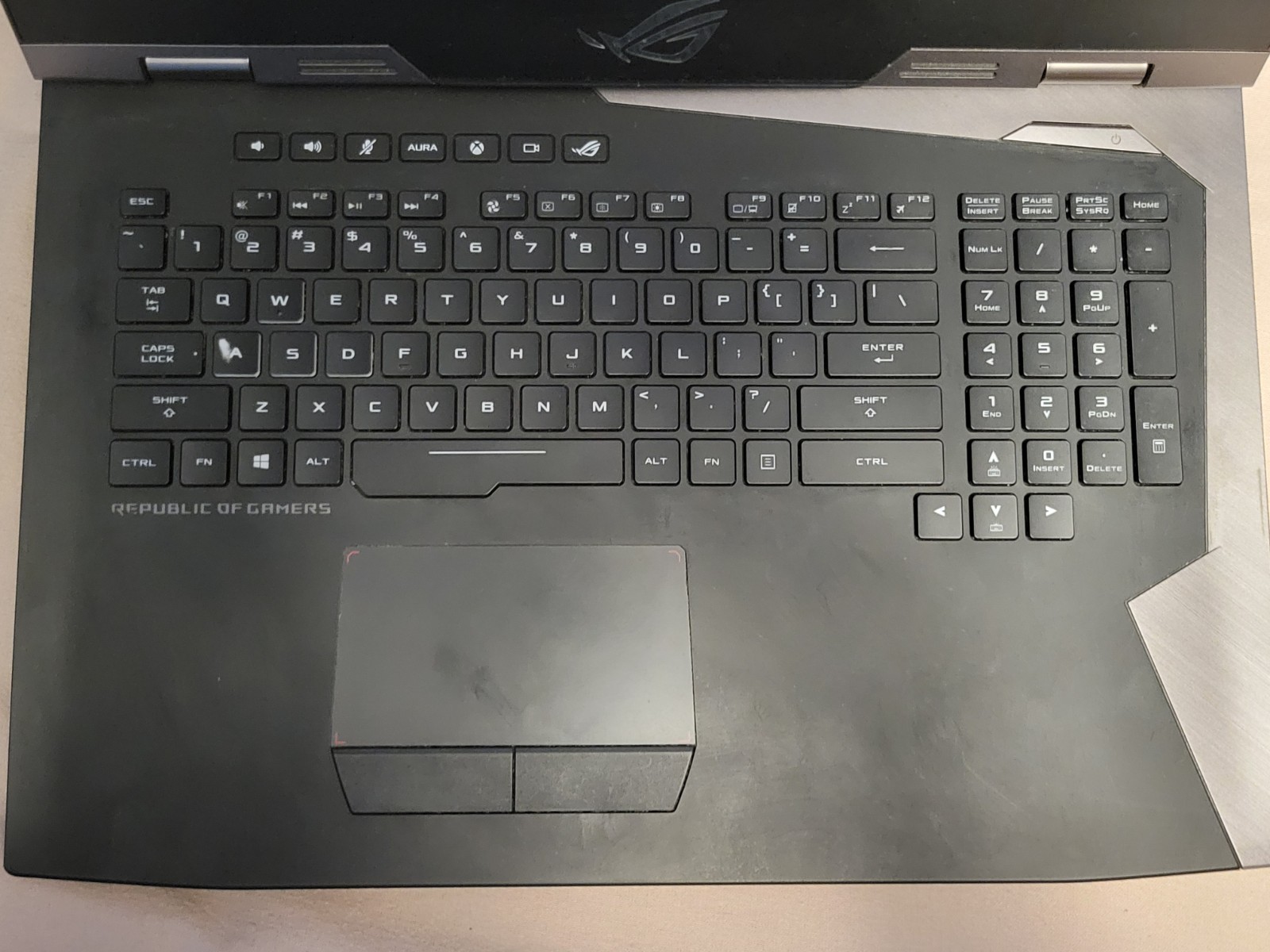 ASUS ROG G703GI USED. Has: 1080, 3TB Mixed Storage, 32GB DDR4 2667MHZ, I7-8750H