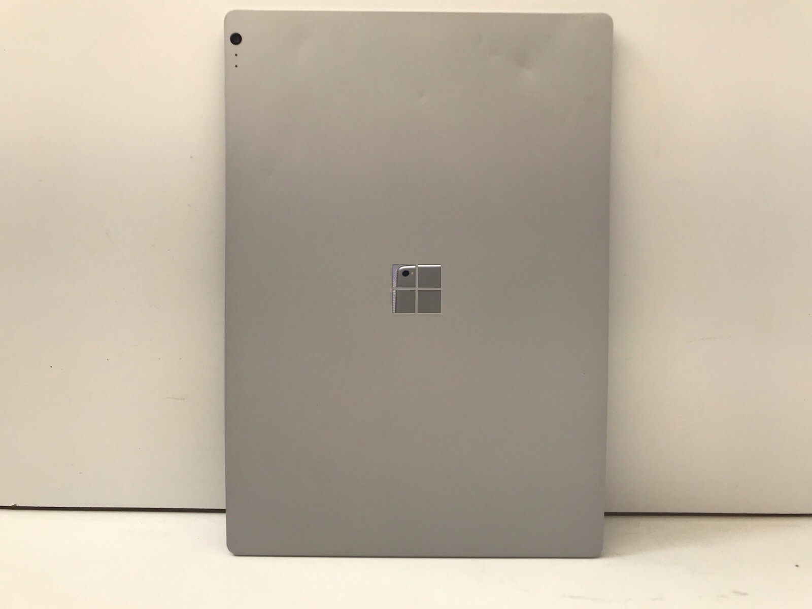 Surface Book 1703 13.5″ i5-6300U/8GB/256gb ssd/NO KEYBOARD/Bad Touchscreen/batt