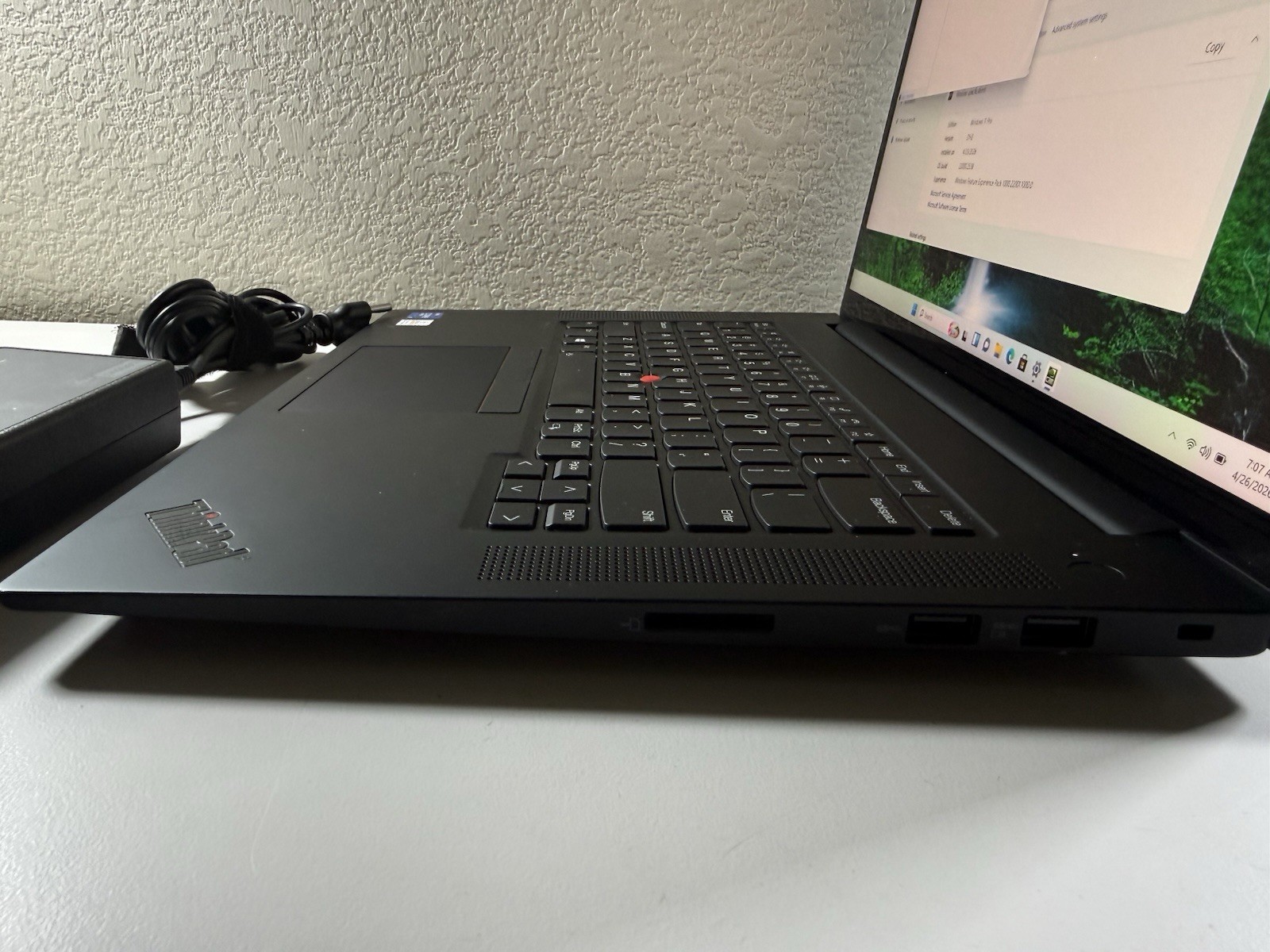 LENOVO THINKPAD P1 Gen 4 I7-11850H 512GB 16GB NVIDIA T1200 WIN11 4k TOUCH