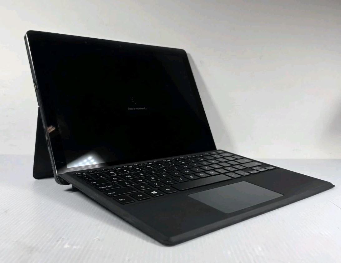 Dell Latitude 5290 2-in-1 FHD Touchscreen i3-8130U 4GB 128GB SSD Windows 11