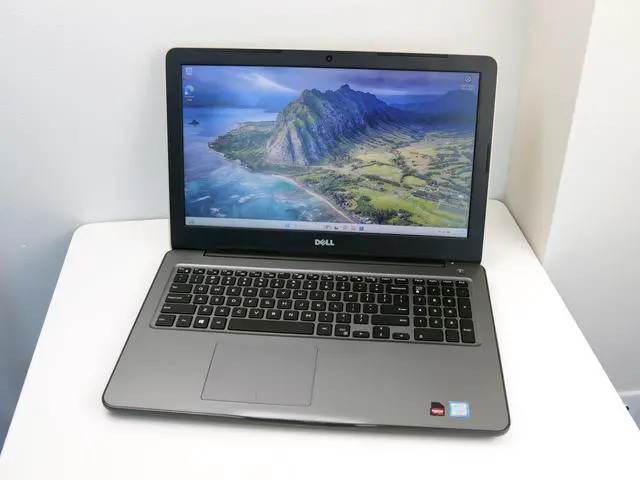 Dell Inspiron 5567 15.6 in Full i7-7500u 16GB DDR4 512GB SSD AMD Radeon R7