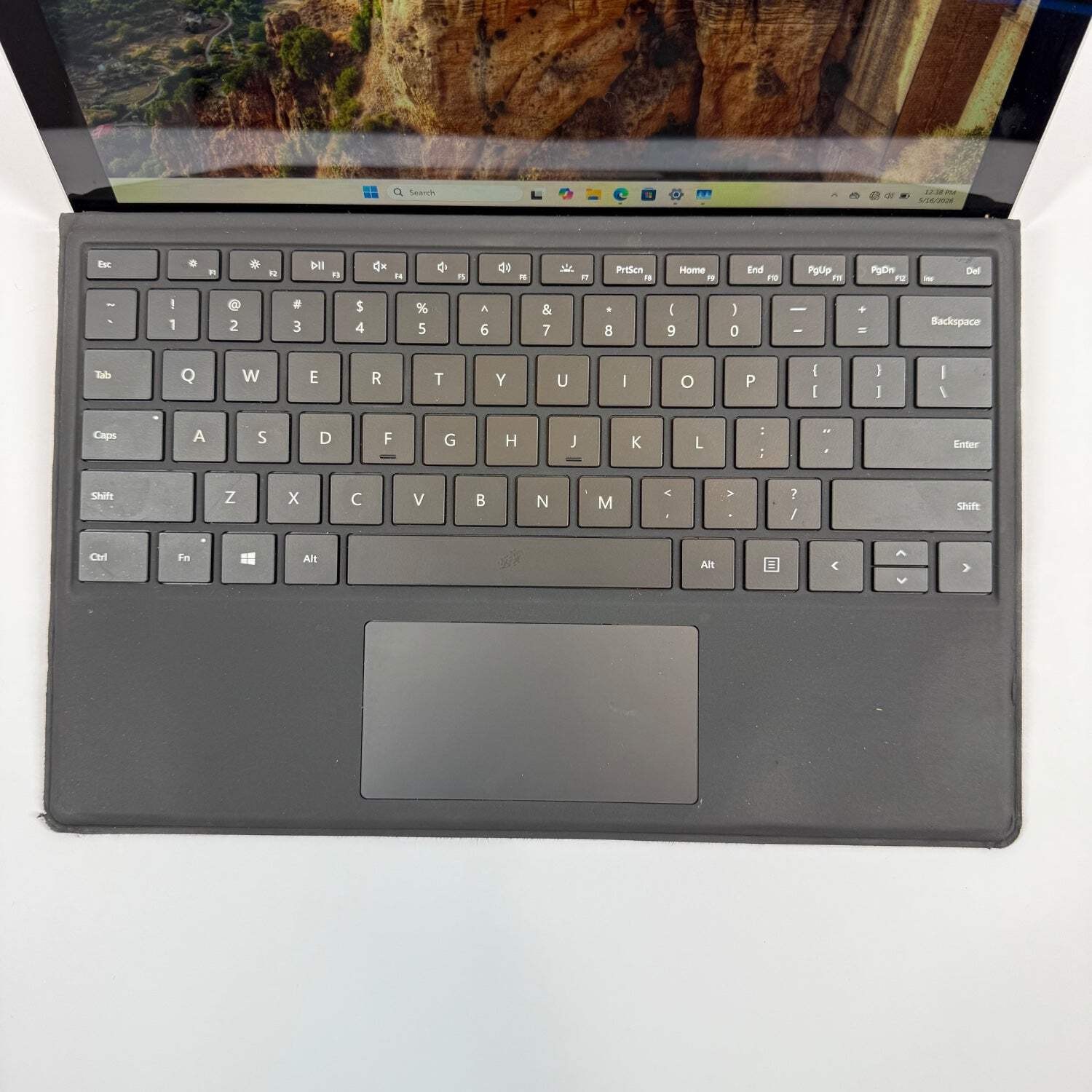 Microsoft Surface Pro 1796 12.3″ m3-7y30 1.0GHz 4GB RAM 128GB SSD READ