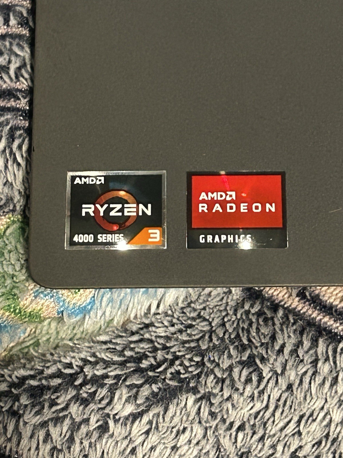 Lenovo IdeaPad Flex 5 – 14″ AMD Ryzen 3 4000, Radeon, Webcam, Stylus, Charger