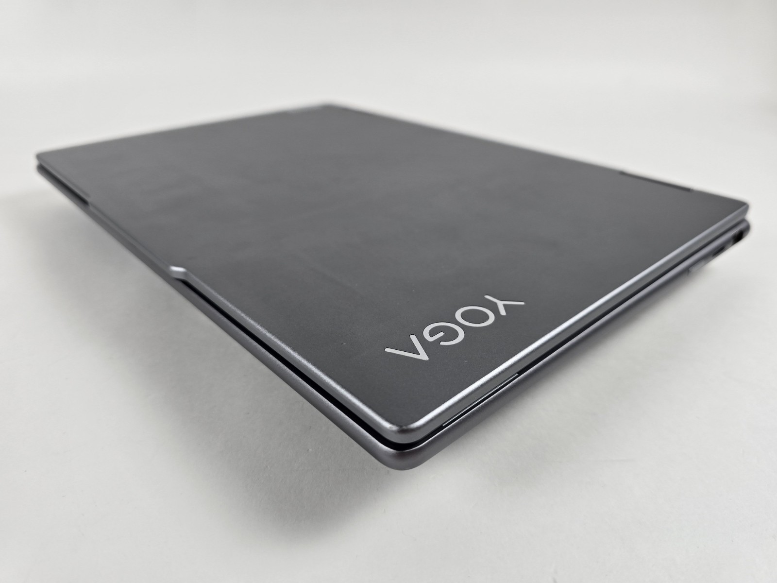 Lenovo Yoga 7 14″ WUXGA Touch 2-in-1 Ryzen 7 8840HS 16GB 1TB SSD – Used- READ