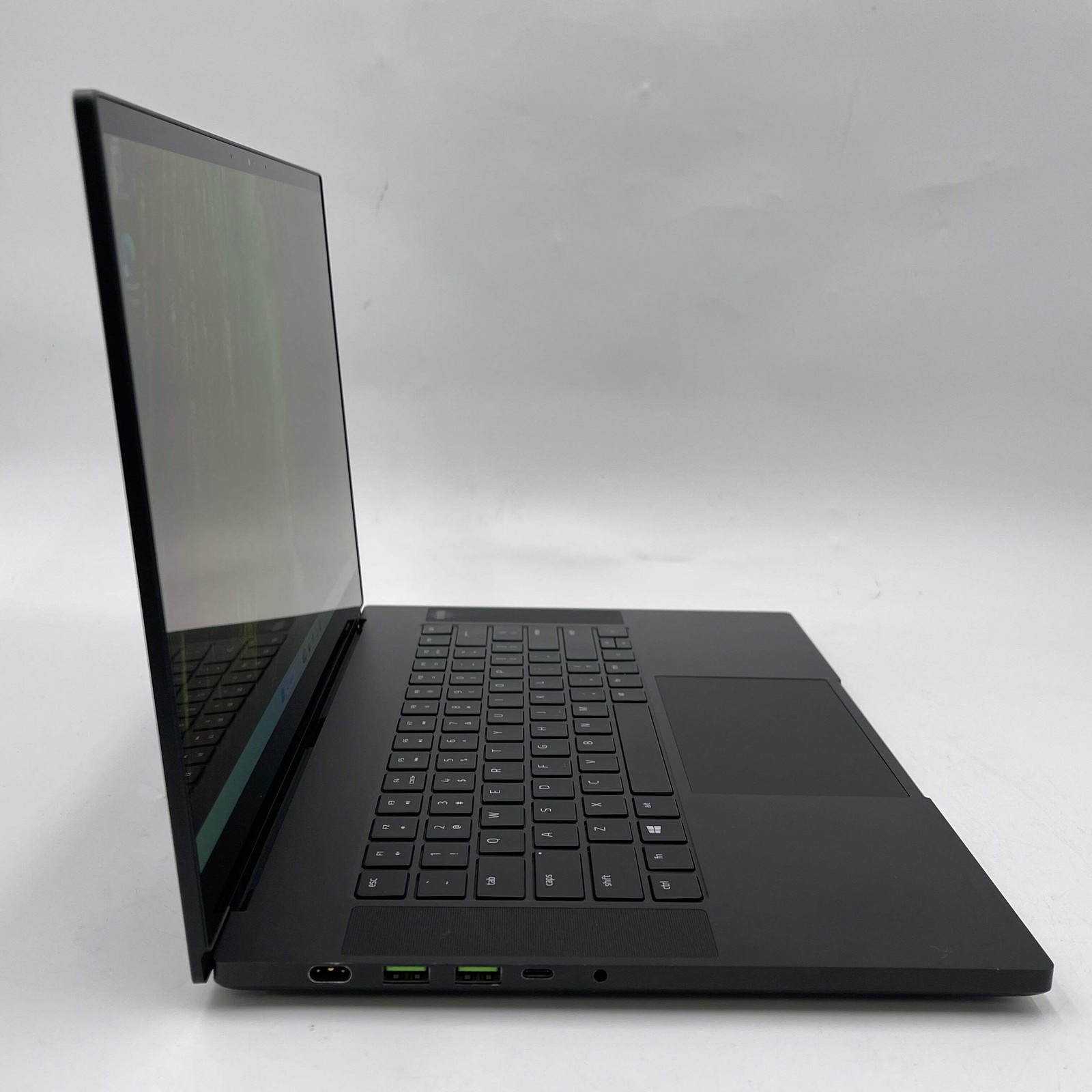 Razer Blade 15 i7-10875H 2.3GHz 40GB RAM 1TB SSD GeForce RTX 2080 Super Max-Q