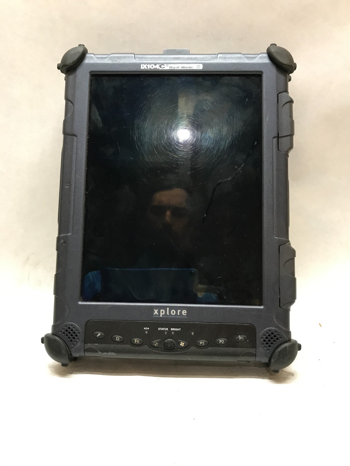 Xplore iX104 Tablet 10″ Intel Pentium NO RAM NO HDD/OS For Parts NO POWER!! – DW