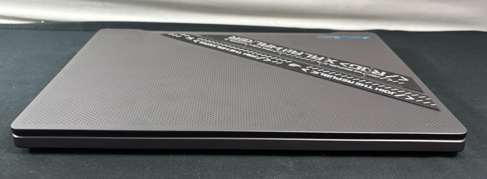 Asus ROG Zephyrus G14 GA401Q Alan Walker Ryzen 9 5900HS 40GB 2TB SSD RTX 3050 Ti