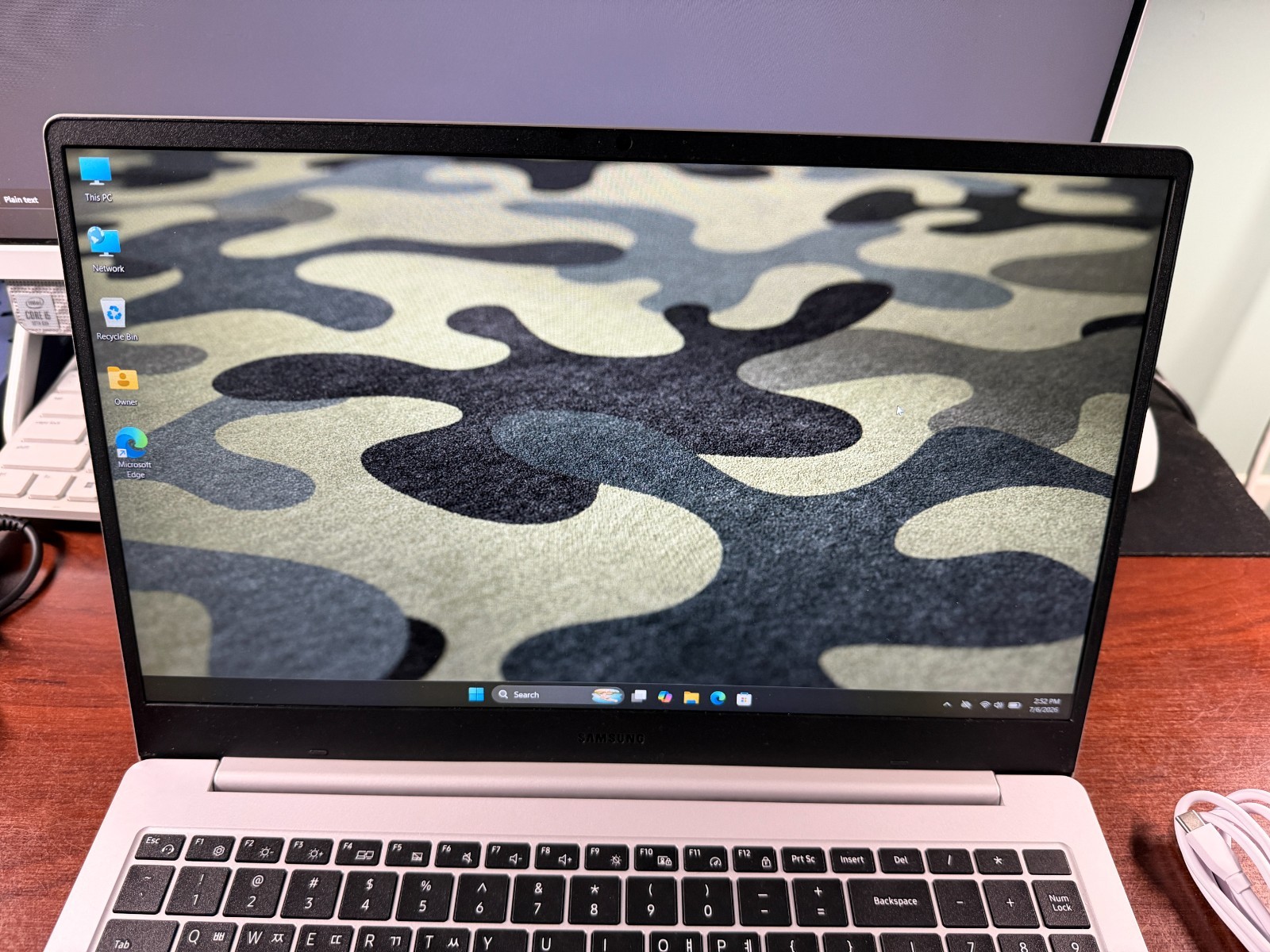 Samsung Galaxy Book2 15.6″ i5-1235U 8GB RAM 256GB SSD Silver Win11 – Excellent