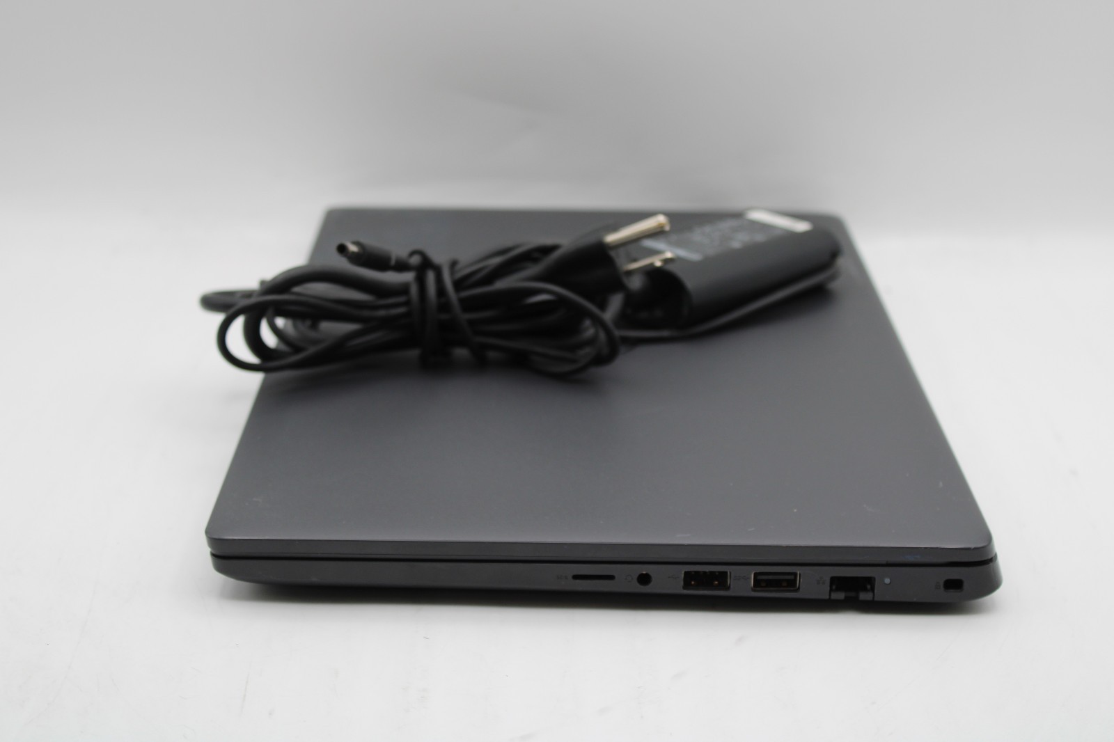 Dell Latitude 3410 _ i5-10210U @ 1.6 _ 16GB RAM _ 512GB SSD _ W11P