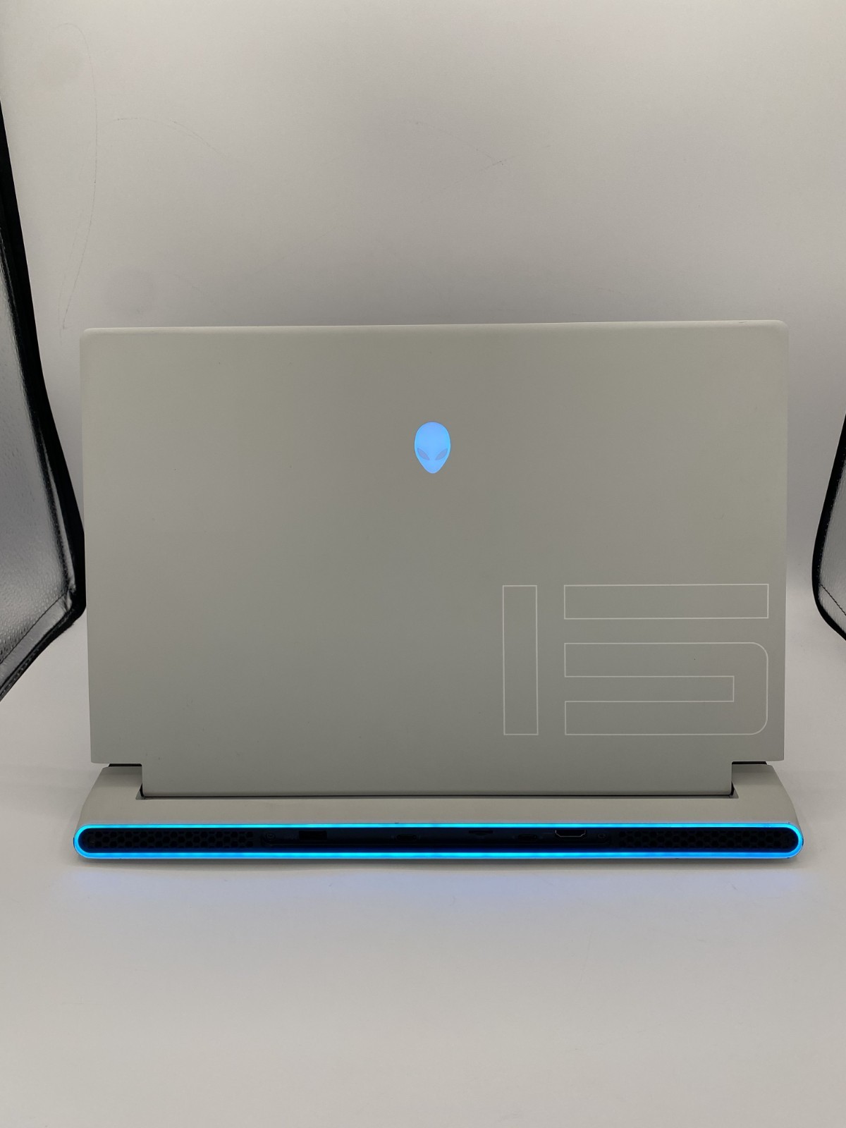 Dell Alienware X15 R1 15″ RTX 3070 i7-11800H 16GB 512GB SSD W11H Restored Laptop