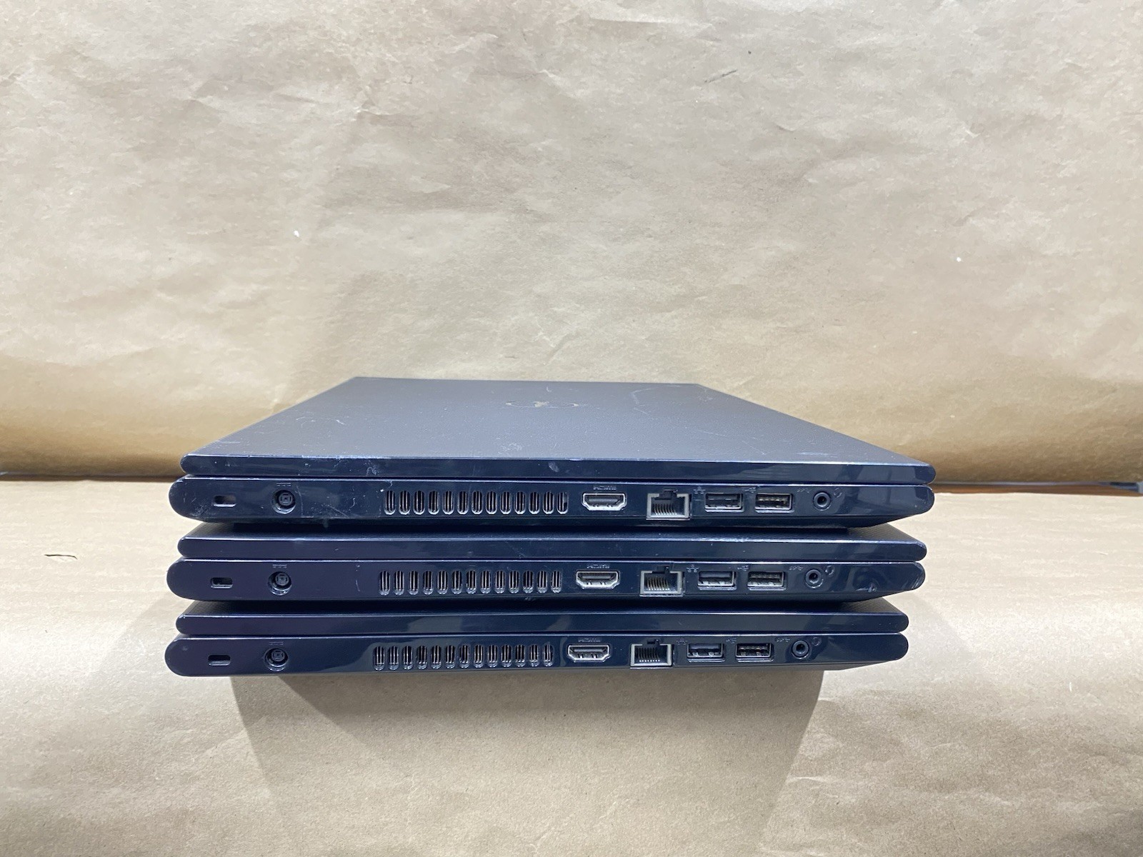 Lot of (3) Dell Inspiron 3542 – 15.5″ HD – i5-4210U – No RAM – NO HDD/OS – READ