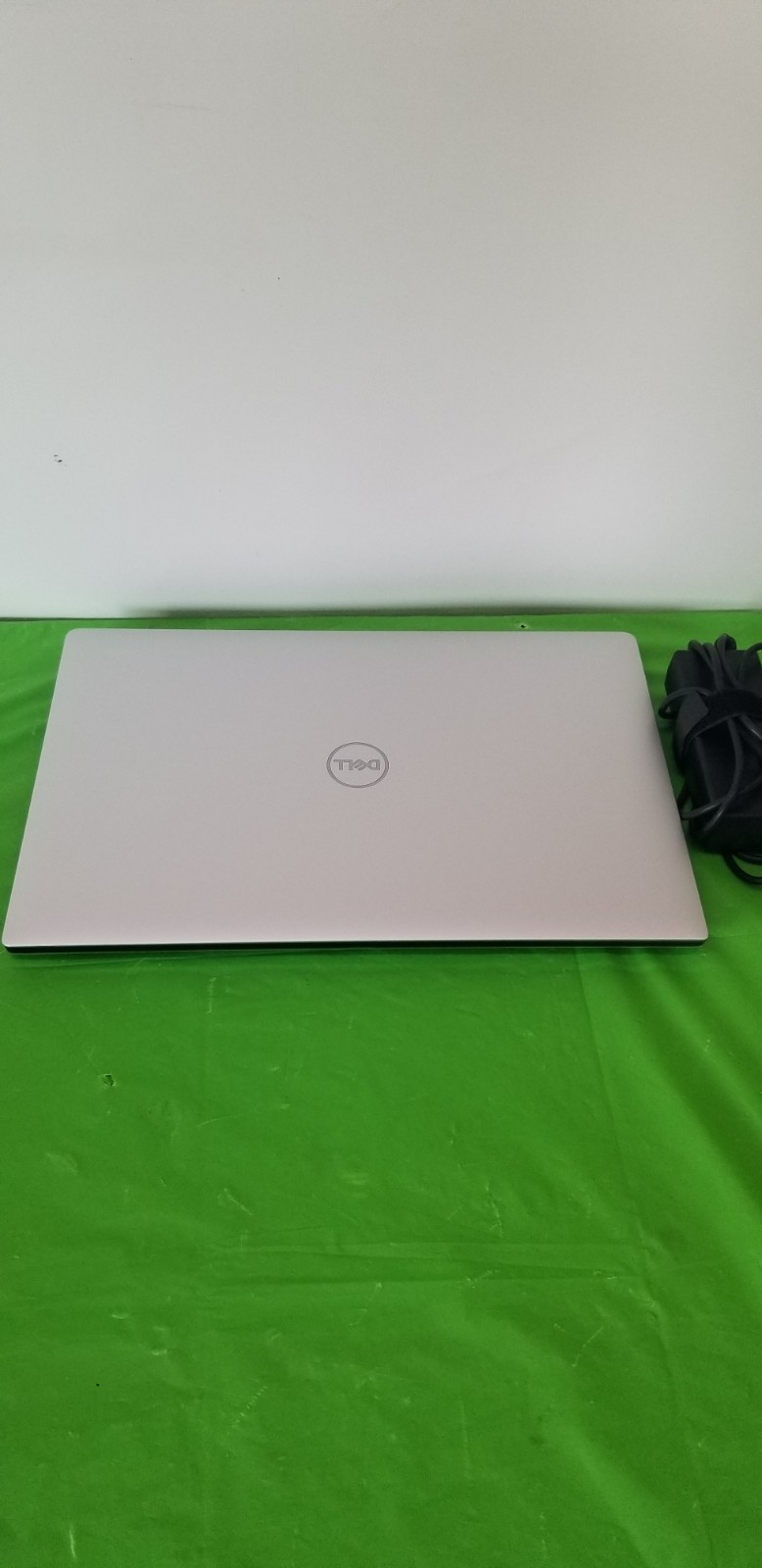 Dell XPS 15 7590 – Intel i5-9300H 2.40GHz — 32GB RAM 512GB SSD,WIN 11