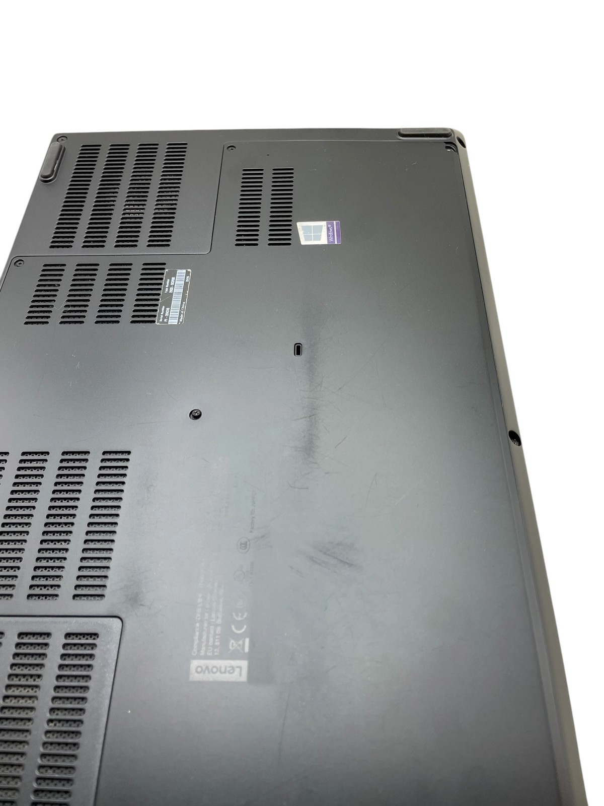 Lenovo ThinkPad P53 15″ – i7 2.6GHz – 16GB RAM – 1TB SSD – Grade D