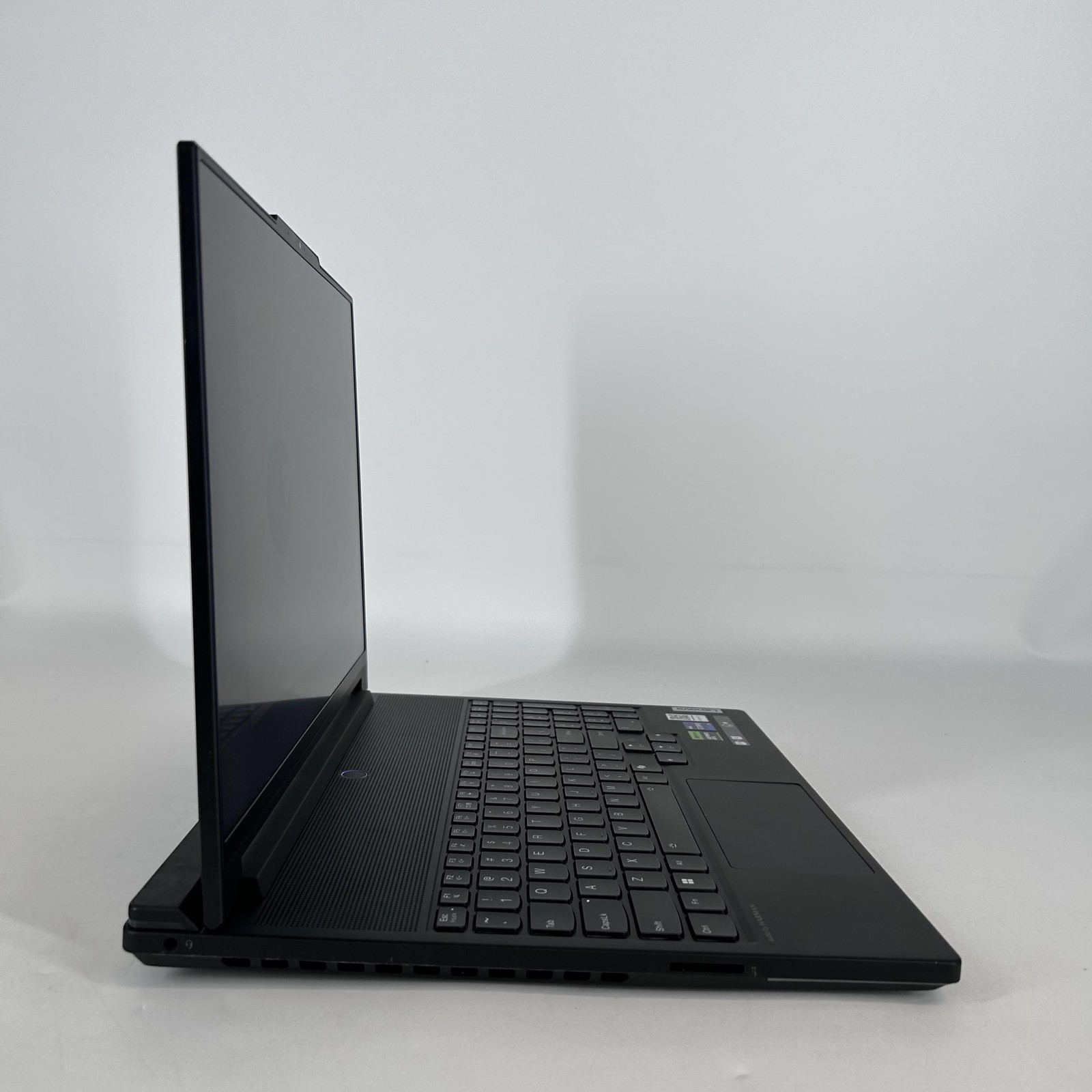 Lenovo Legion 9i Gen 9 16 165Hz QHD+ i9-14900HX 64GB 1TB SSD RTX 4080 LCD BLEED