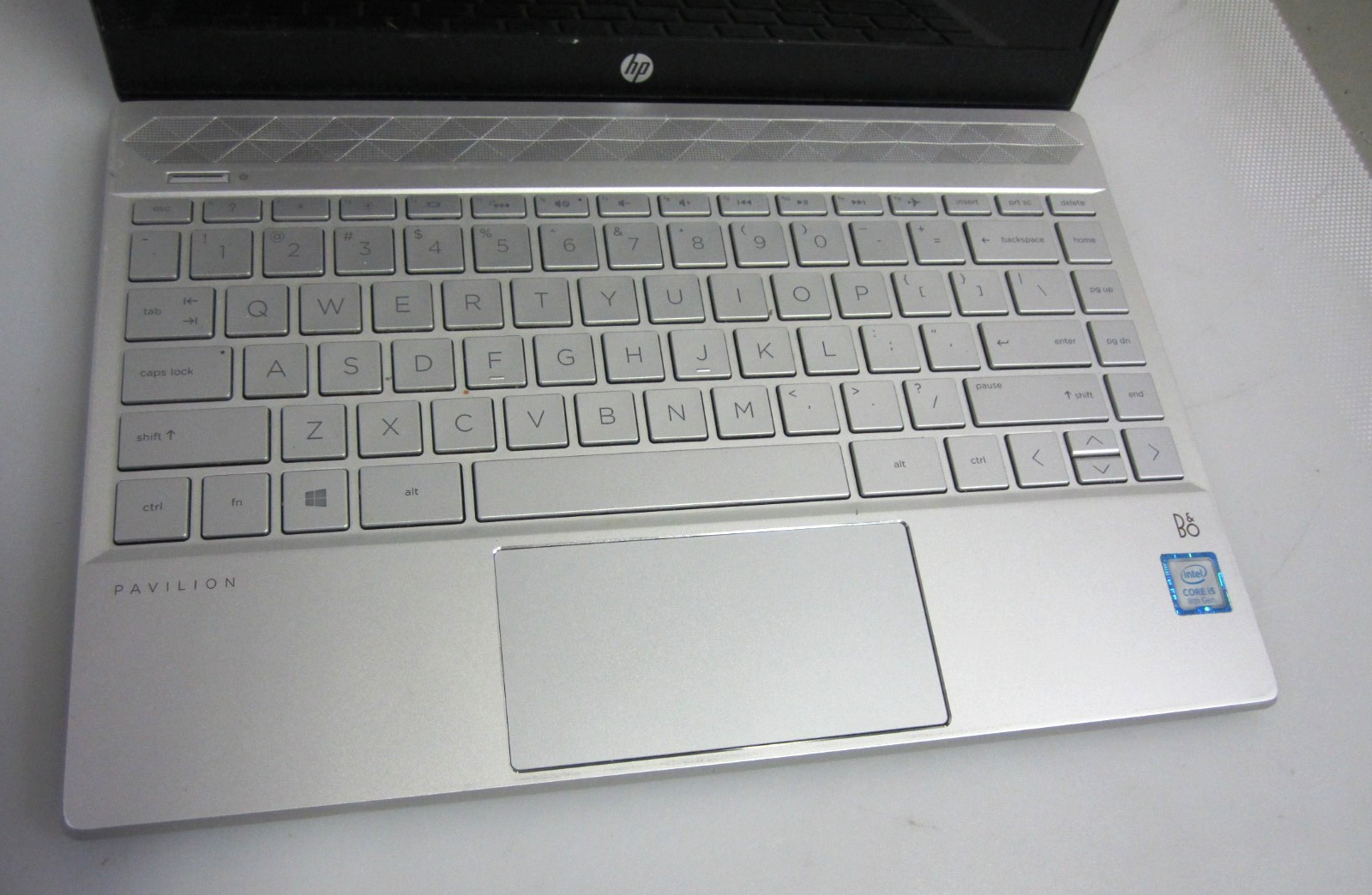 HP Pavilion 13-an0010nr i5-8265U 8GB 1.60GHZ 256GB M2SSD NO OS + AC LAPTOP READ~