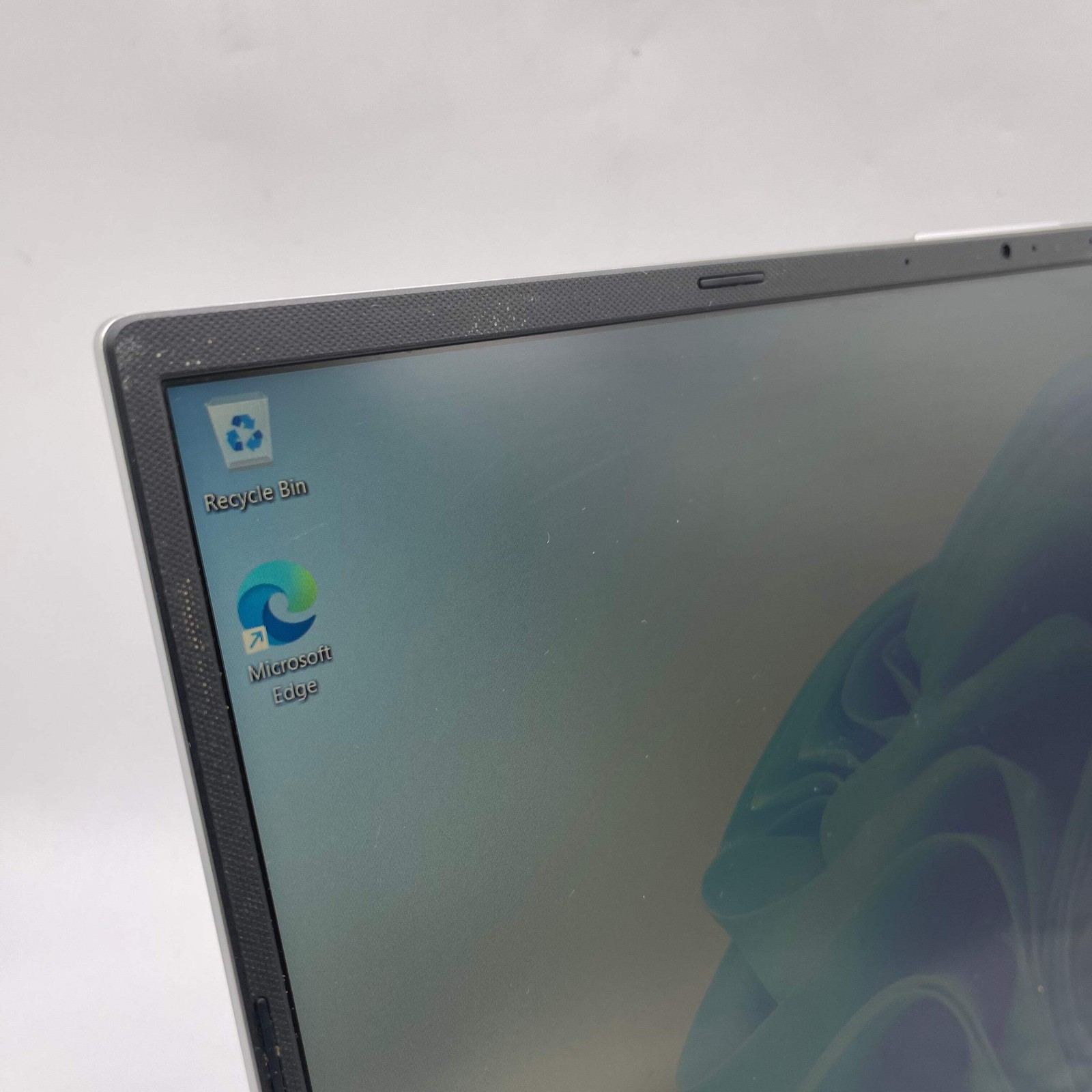Asus Vivobook 15 X512F 15.6″ i5-8265U 1.6GHz 8GB RAM 512GB SSD GeForce MX230