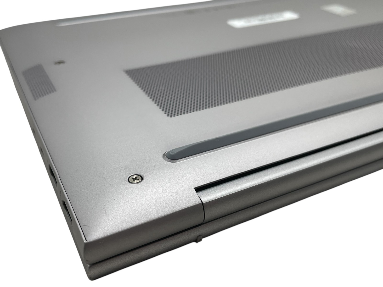 HP ZBOOK FIREFLY G10 14″ RYZEN 7 PRO 7840HS 16GB 512GB SSD–GRADE D