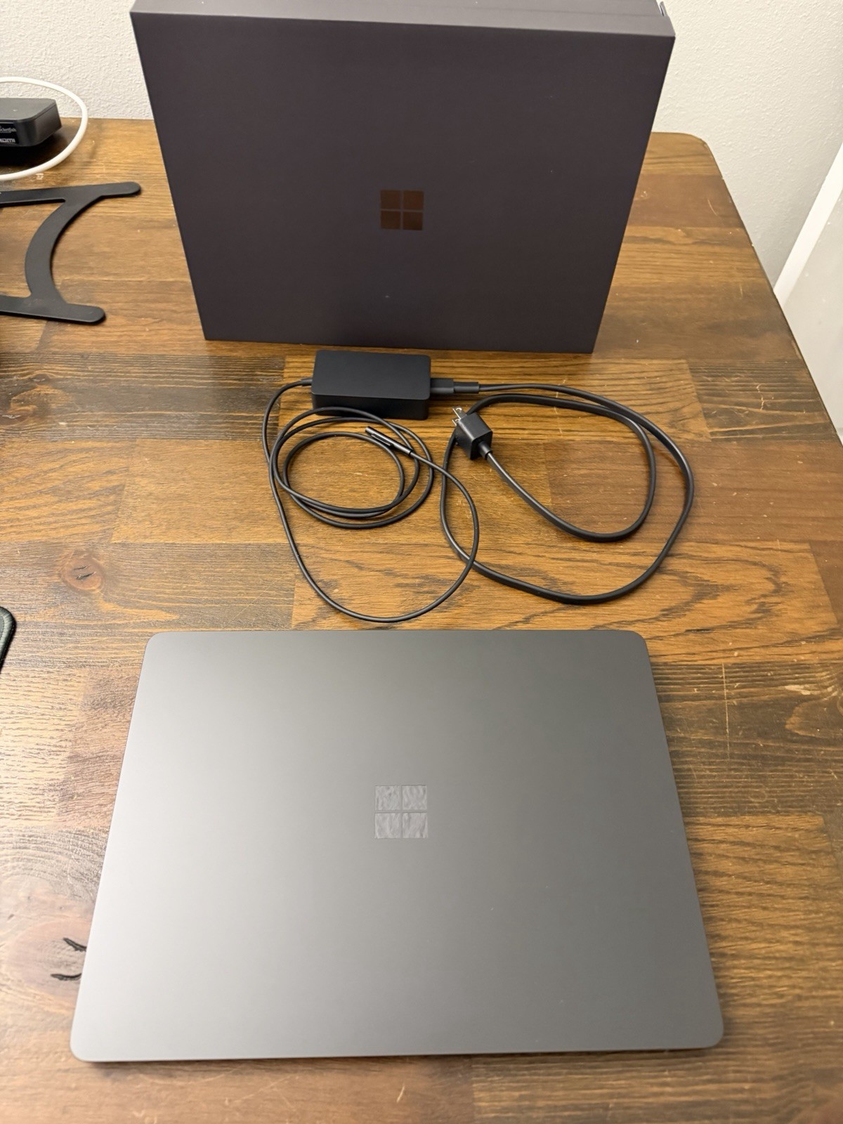Microsoft Surface Laptop 13.8″ 7th Edition Snapdragon x Plus 32gb/1tb, Black