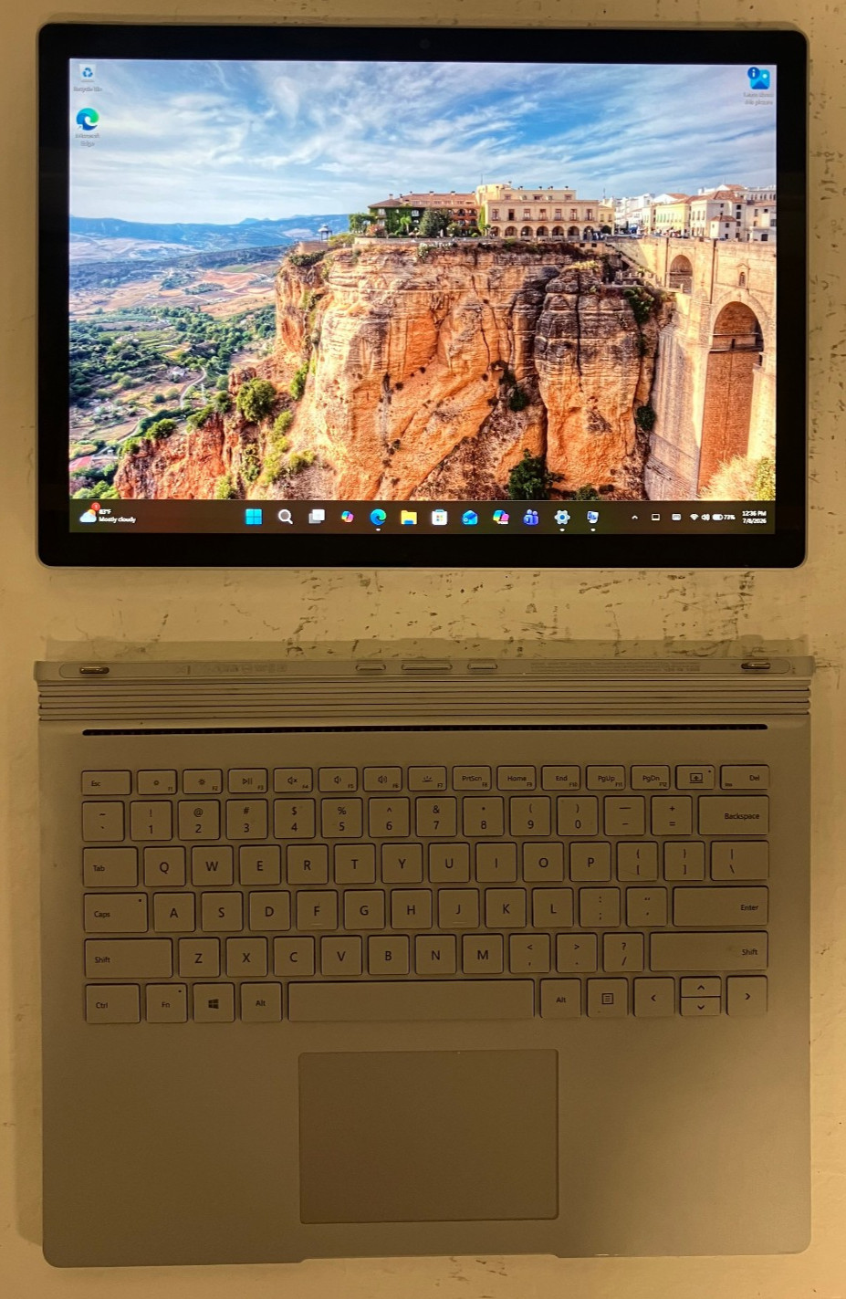 Microsoft Surface Book 3 1900 NVIDIA G. GTX 1650 Intel Core i7-1065G7 32GB 1TB