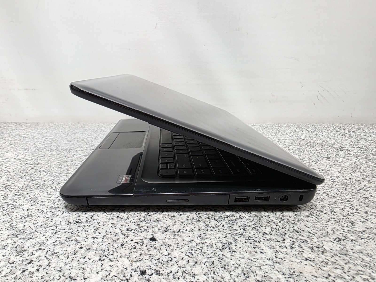 HP 2000 15.6″ Laptop AMD E-Series 4GB RAM 500GB HDD Windows 8 Black