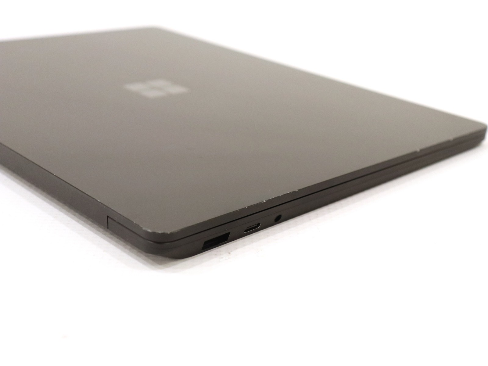 Microsoft Surface Laptop 5 13.3″ Touch 1951 i7-1245U 16GB 256GB NVMe Win 11 Pro
