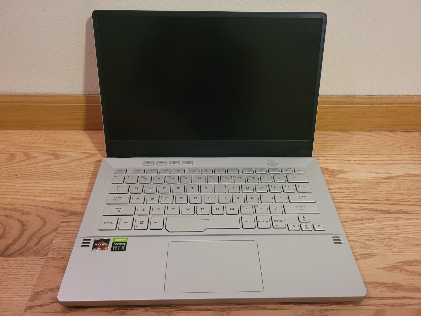 ASUS ROG Zephyrus G14 14″ (1TB, AMD Ryzen 9 4900HS, 3.0 GHz, 16GB) Laptop