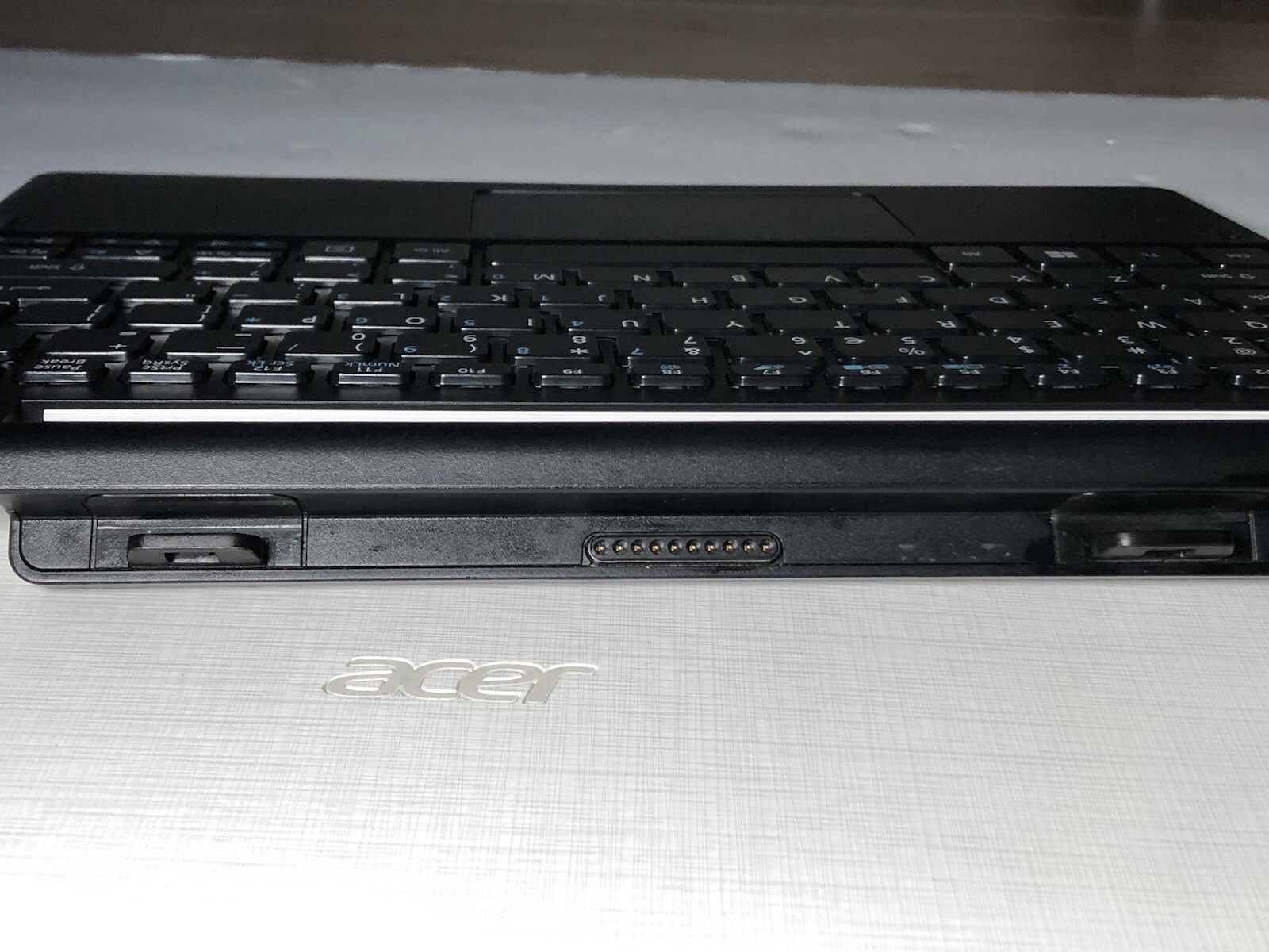 Acer Aspire Switch 10” White Notebook Laptop *FOR PARTS/REPAIR **Read