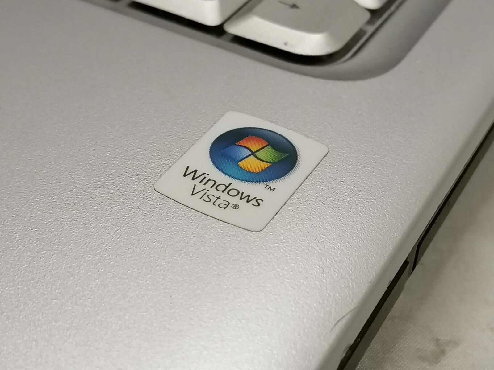FOR PARTS 15.4″ Dell Inspiron 1525 (Pentium T2390/1.86 GHz/2 GB RAM)